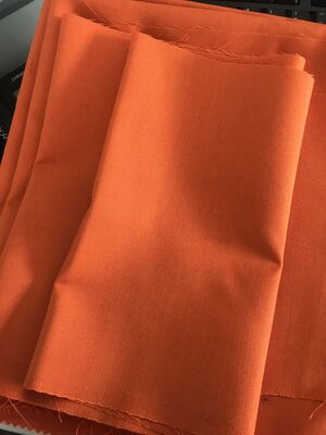 Tela 260GSM Para Aramida com revestimento de alumínio, alta flexibilidade, ideal para fabricação de roupas resistentes a chamas e equipamentos de segurança