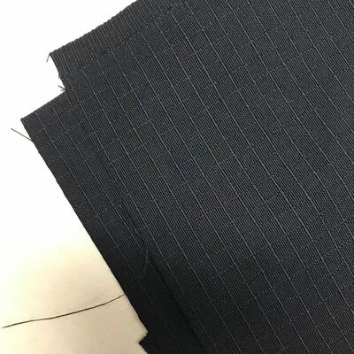 Tecido resistente ao calor de peso médio, com excelente isolamento elétrico, adequado para ambientes industriais de alta temperatura